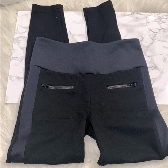 Cabi Black and Gray Leggings with Zipper Pockets size xsmall - Picture 2 of 7